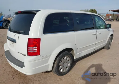 2010 Chrysler Town & Country Lx z USA, uszkodzony, nr VIN 2A4RR4DE3AR213780